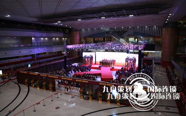 大型的音乐节策划公司如何布置工作？